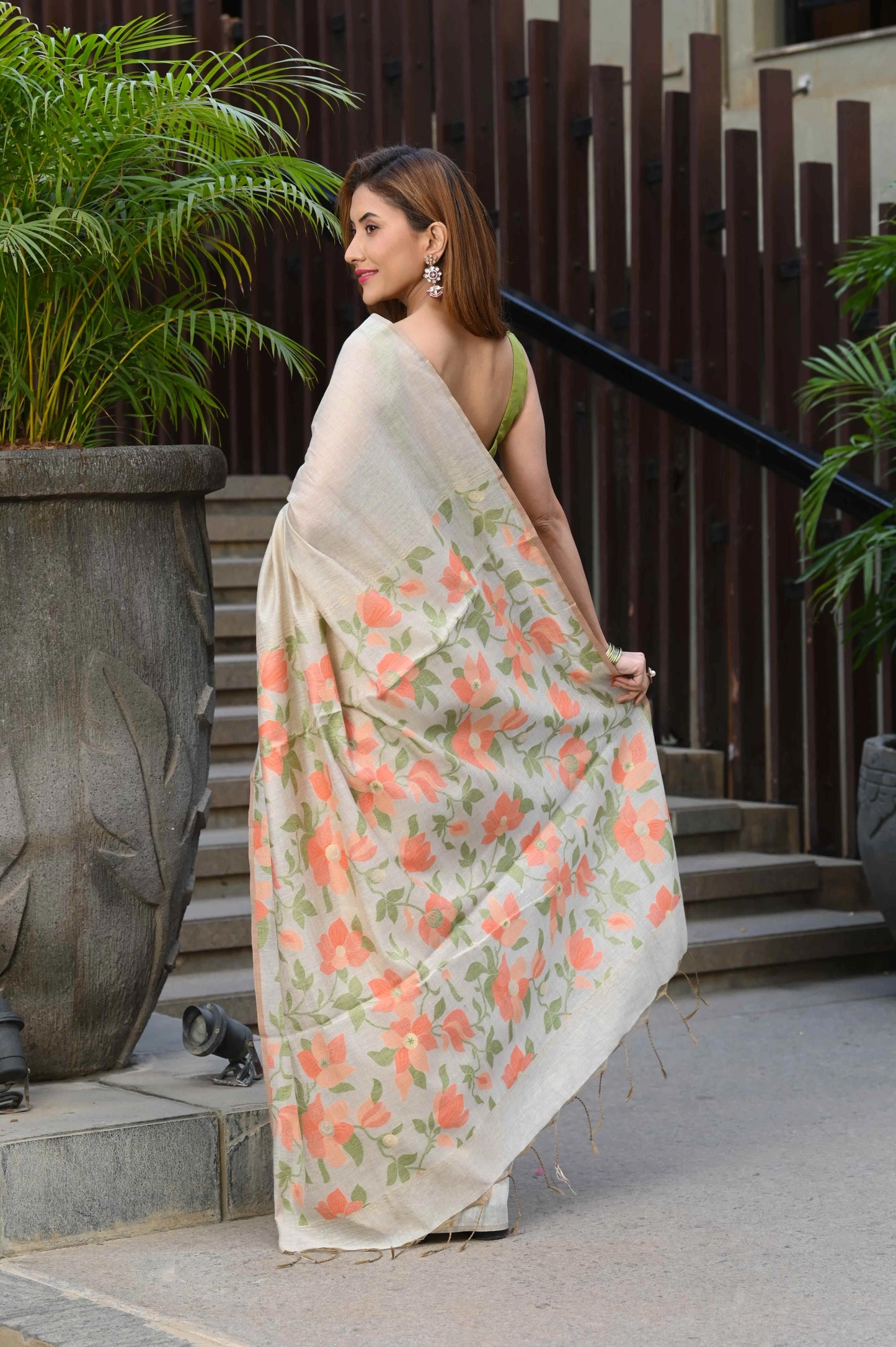 Beige Mul Muga Cotton with jamnadhi Sunflower Sarees