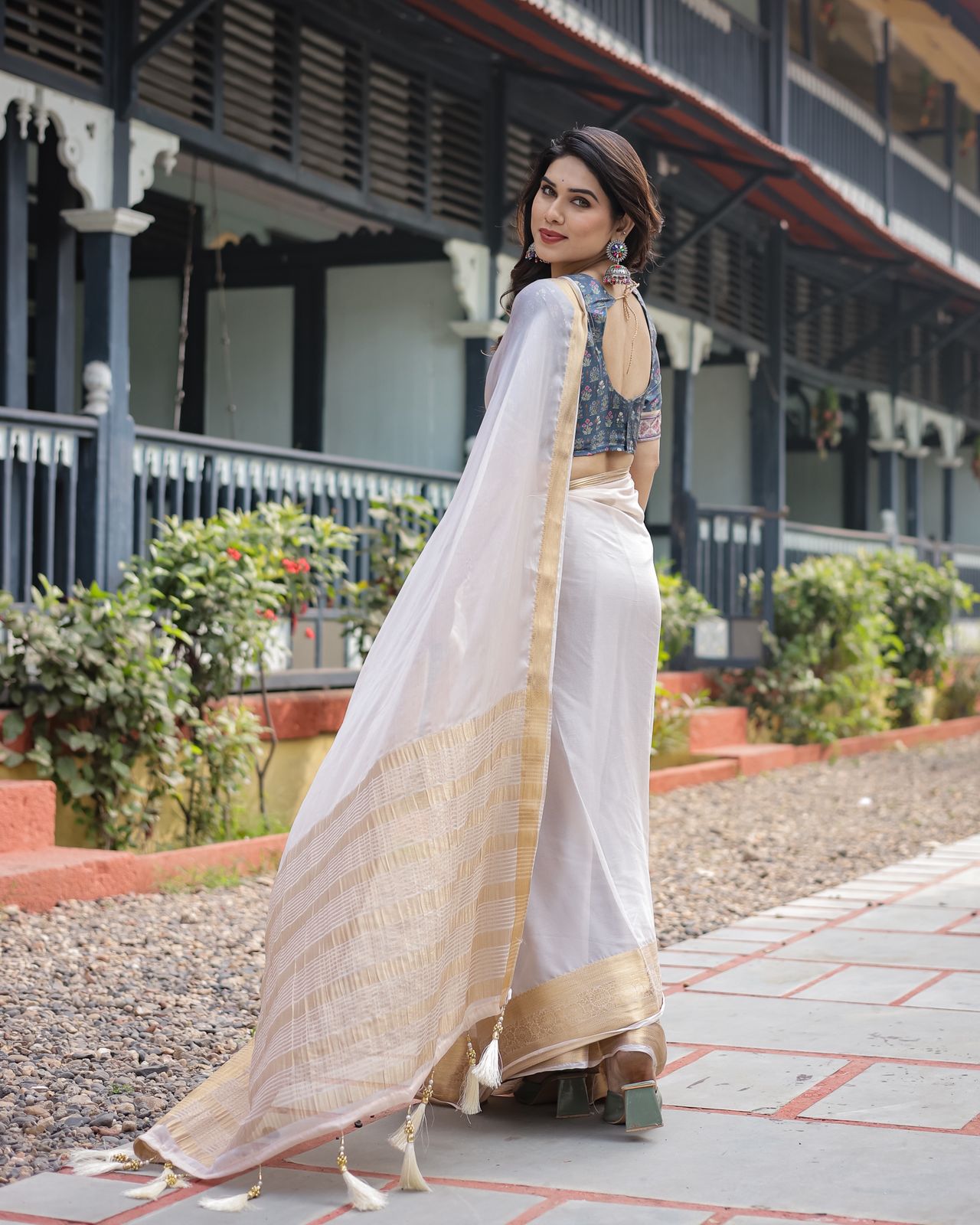 Kerala Style Cream White Chiffon Saree – Luxury Look