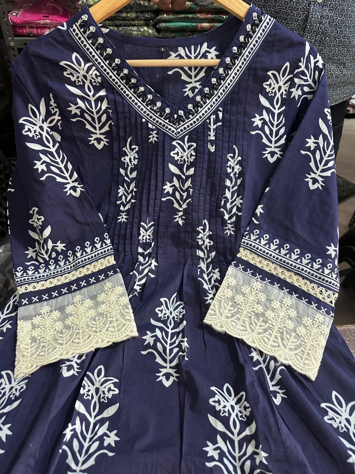 PRINTED COTTON V NECK SUIT WITH COTTON - DUPATTA.