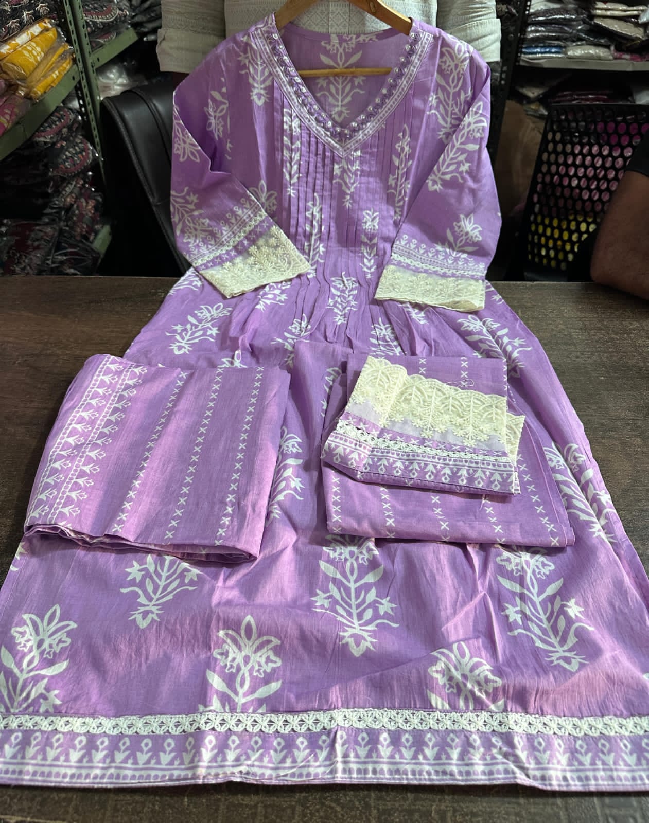 PRINTED COTTON V NECK SUIT WITH COTTON - DUPATTA.
