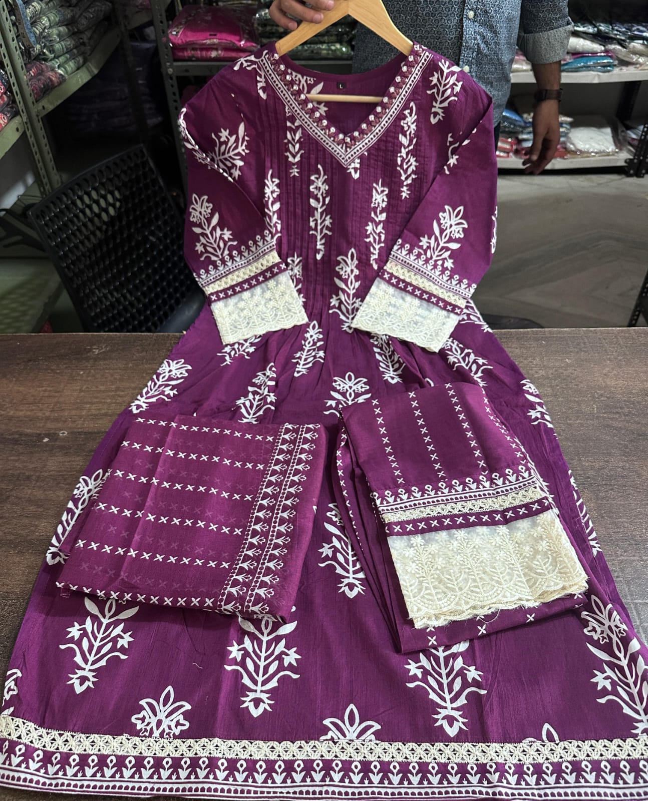 PRINTED COTTON V NECK SUIT WITH COTTON - DUPATTA.