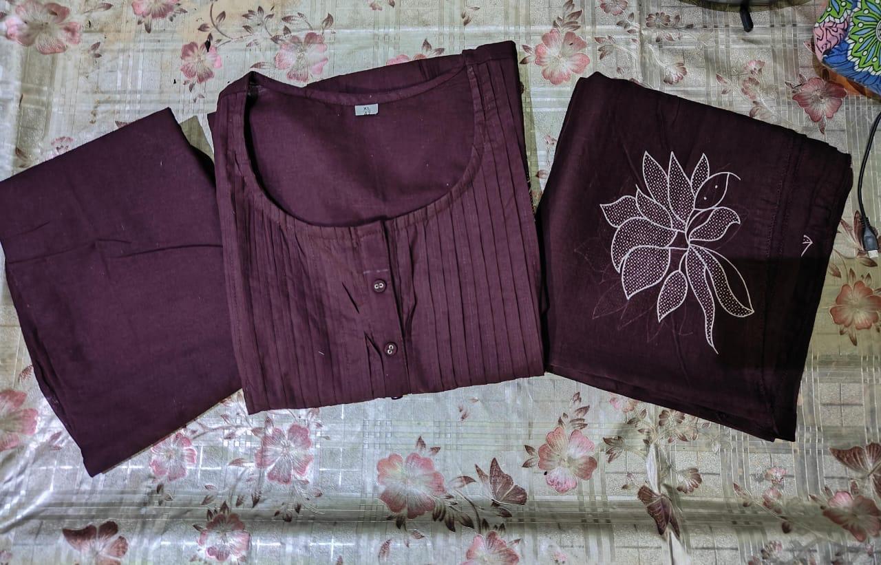ROYAL PLUM ELEGANCE – Where Tradition Meets Trend