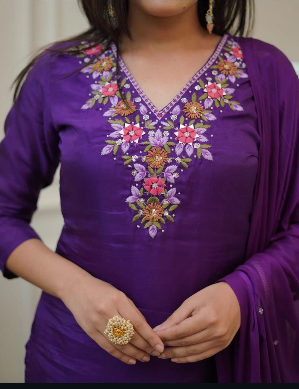 ROYAL ELEGANCE IN EVERY THREAD