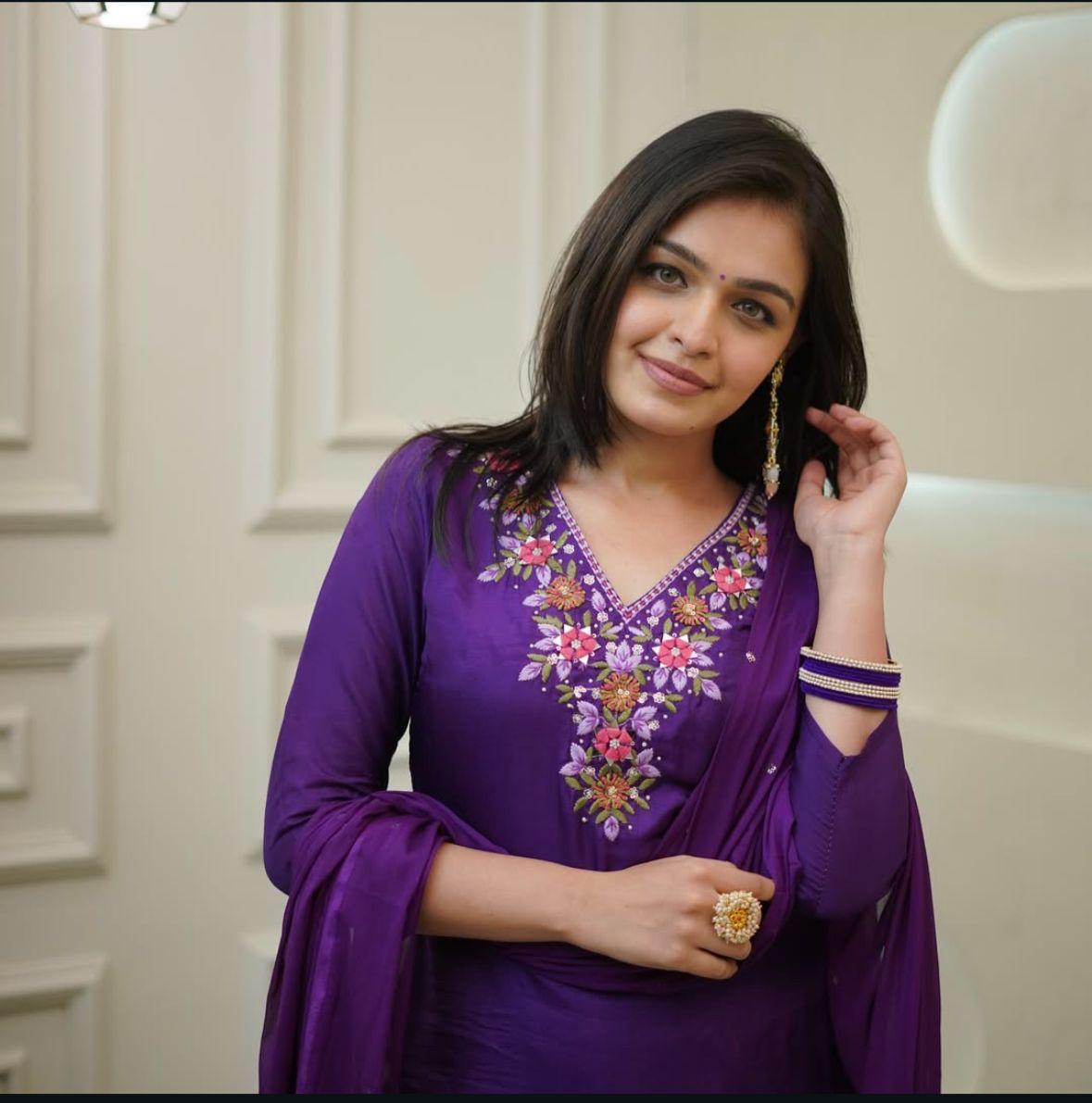 ROYAL ELEGANCE IN EVERY THREAD