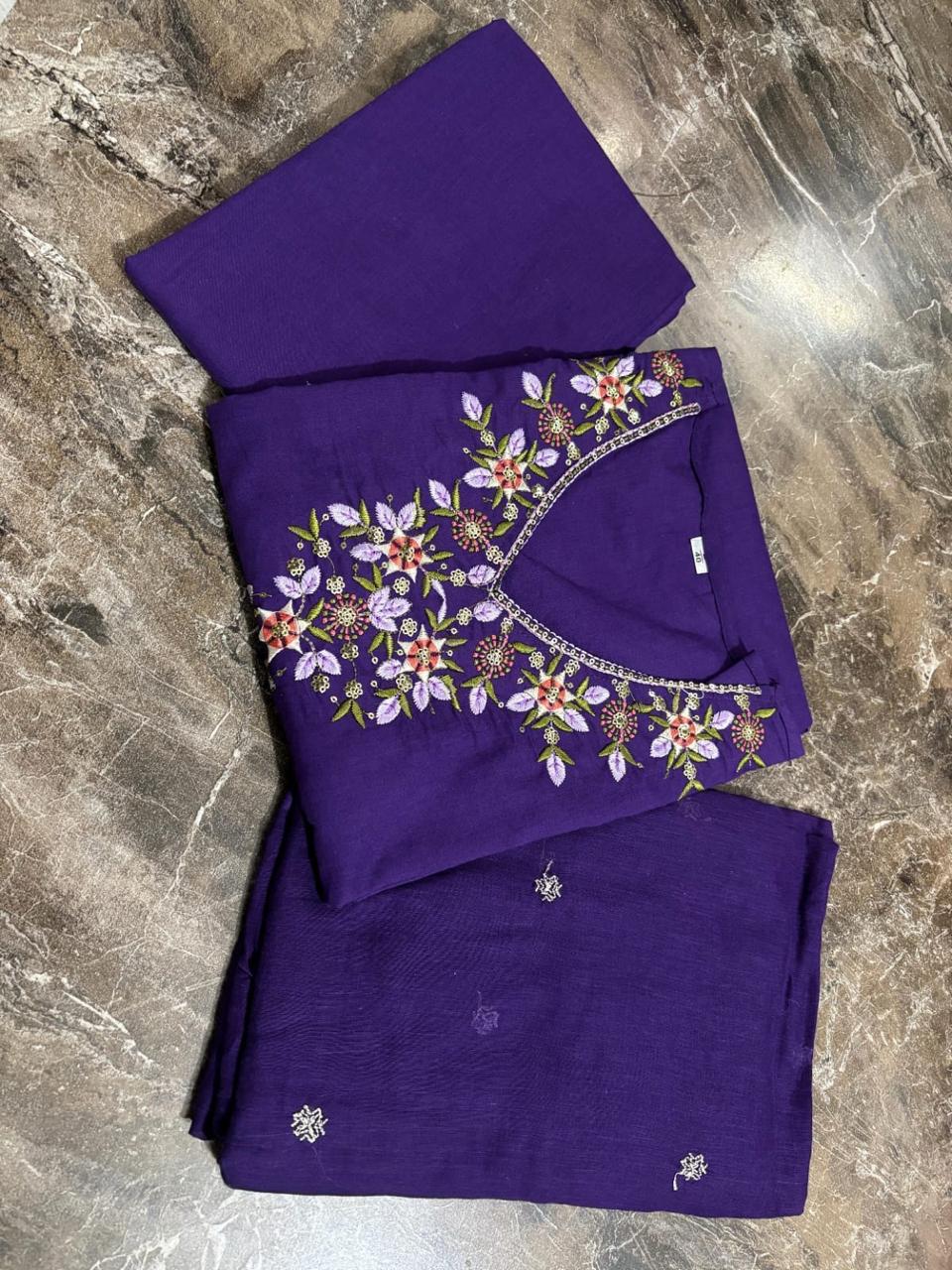 ROYAL ELEGANCE IN EVERY THREAD