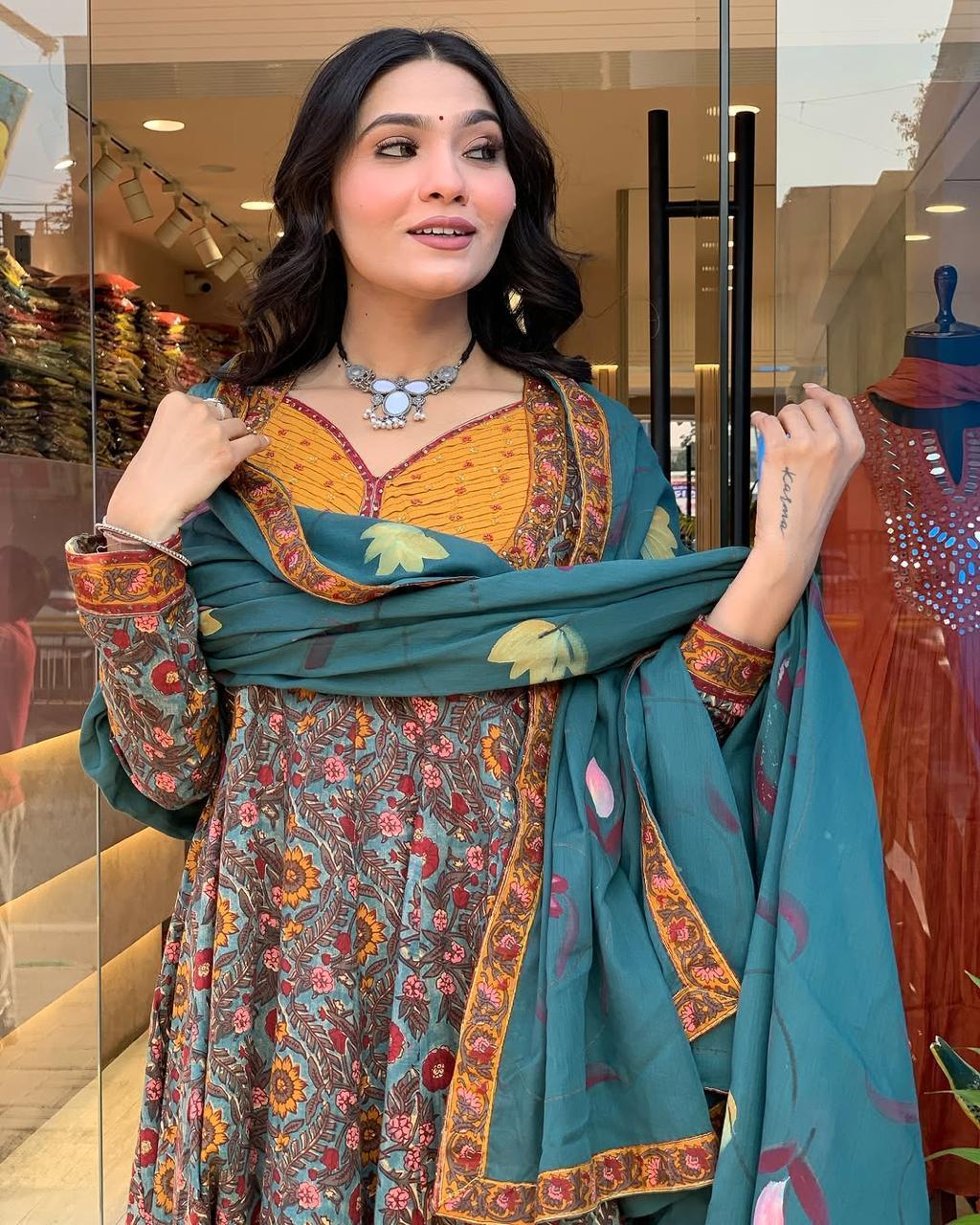 FEEL LIKE A QUEEN – Anarkali Elegance