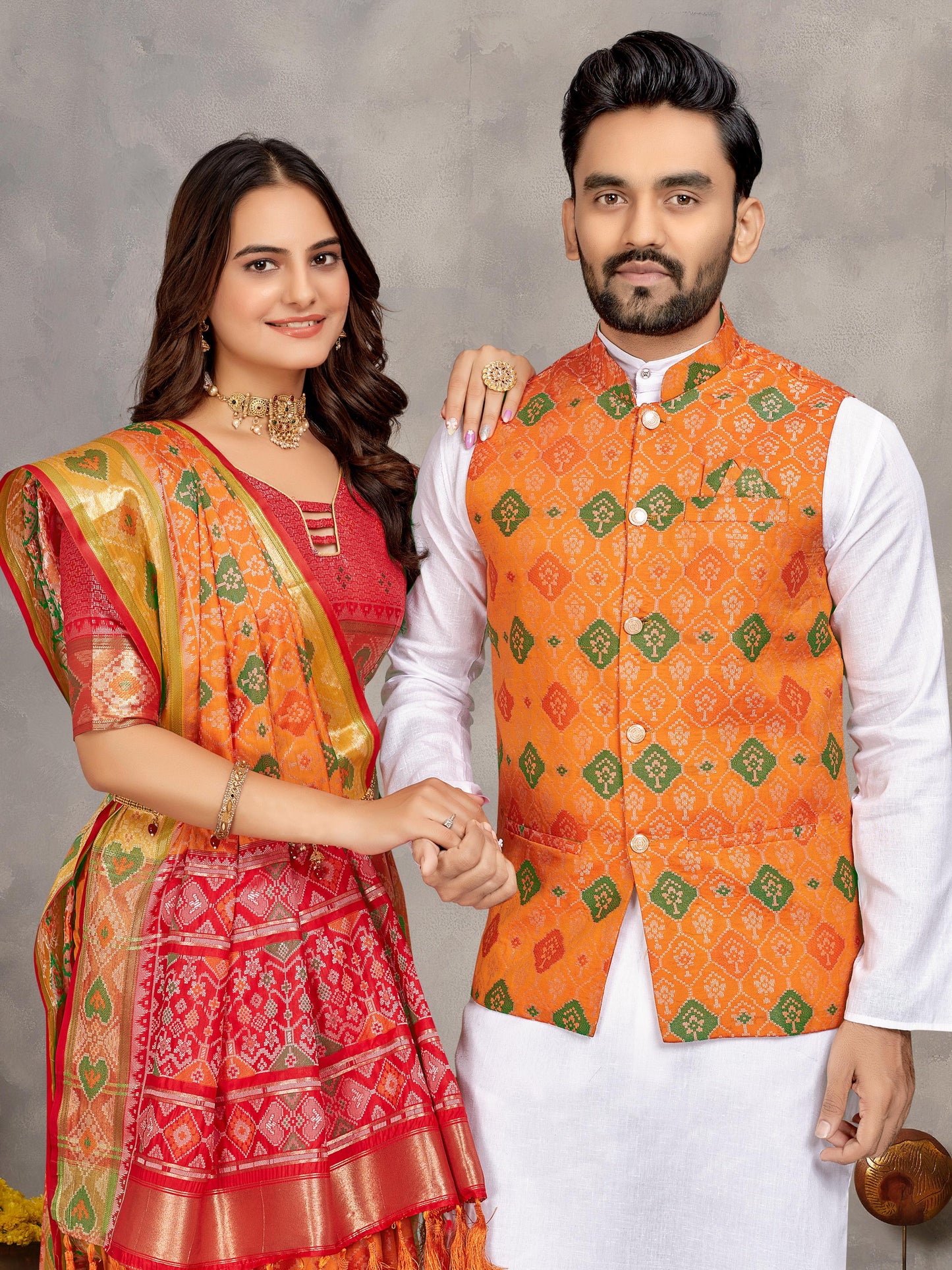 Couple Combo (Men's Kurta+Koti & Women Saree) Collections.