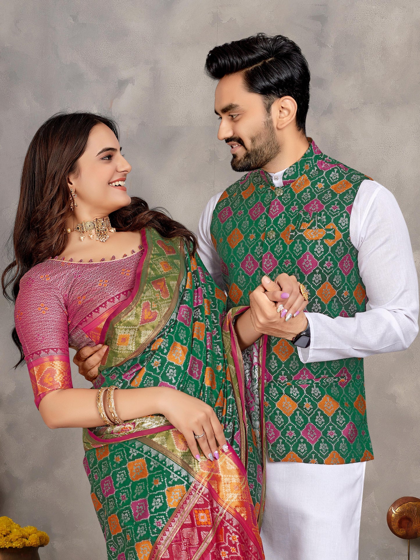 Couple Combo (Men's Kurta+Koti & Women Saree) Collections.