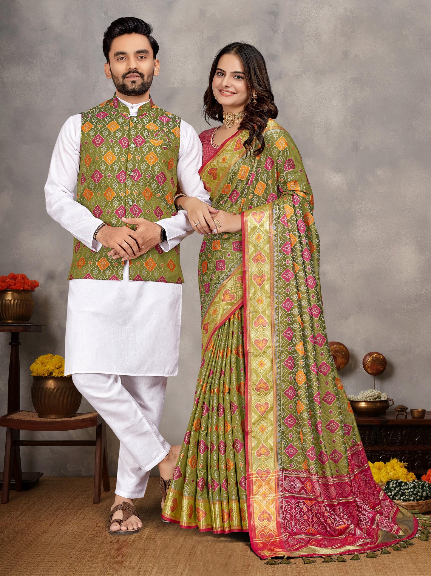 Couple Combo (Men's Kurta+Koti & Women Saree) Collections.