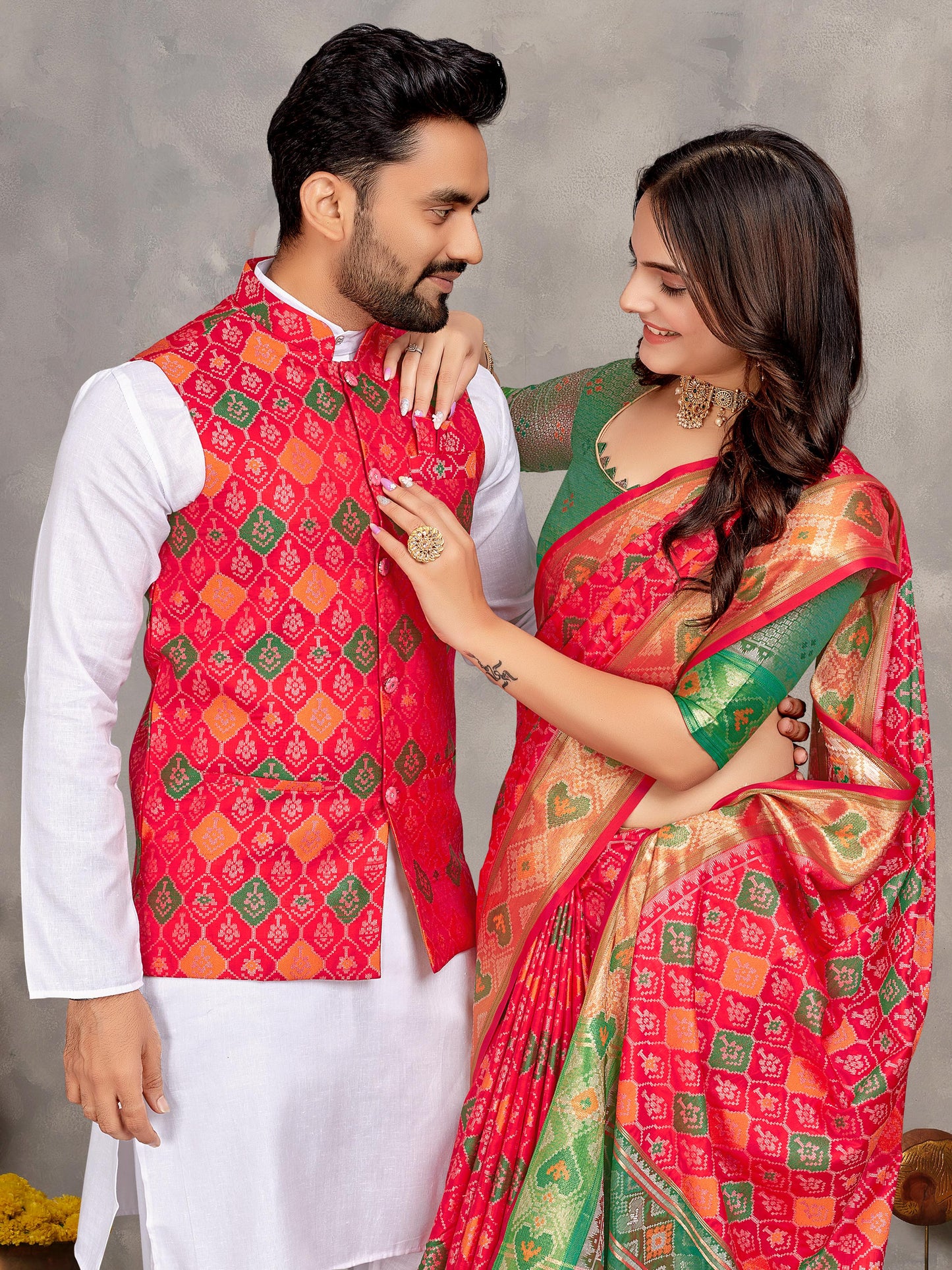 Couple Combo (Men's Kurta+Koti & Women Saree) Collections.