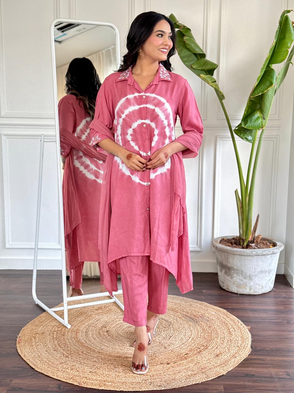 Tie-Dye Elegance: Where Tradition Meets Trend