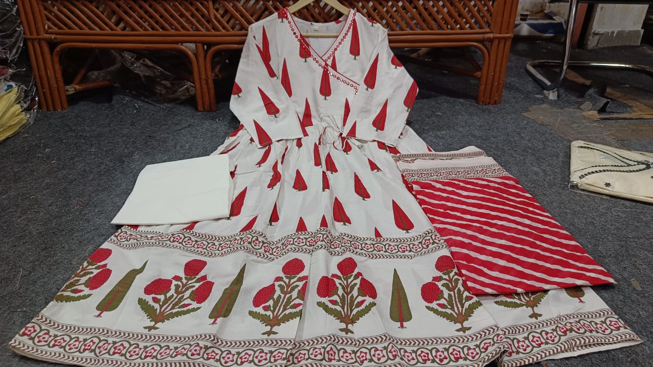 Kurti Set with Embroidered Yoke & Lace-Trimmed Dupatta.