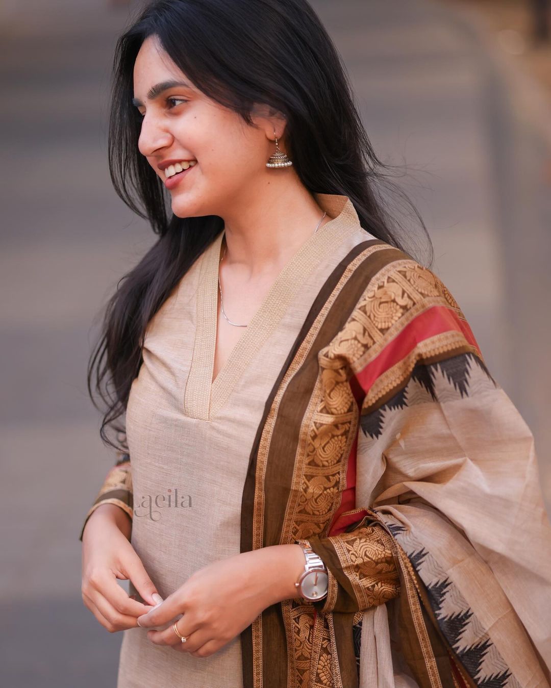 Ivory Silk Kurti Set with Crimson Jequard Dupatta.