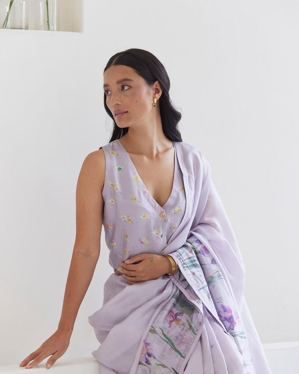 Grace in Bloom- Pure Linen Saree