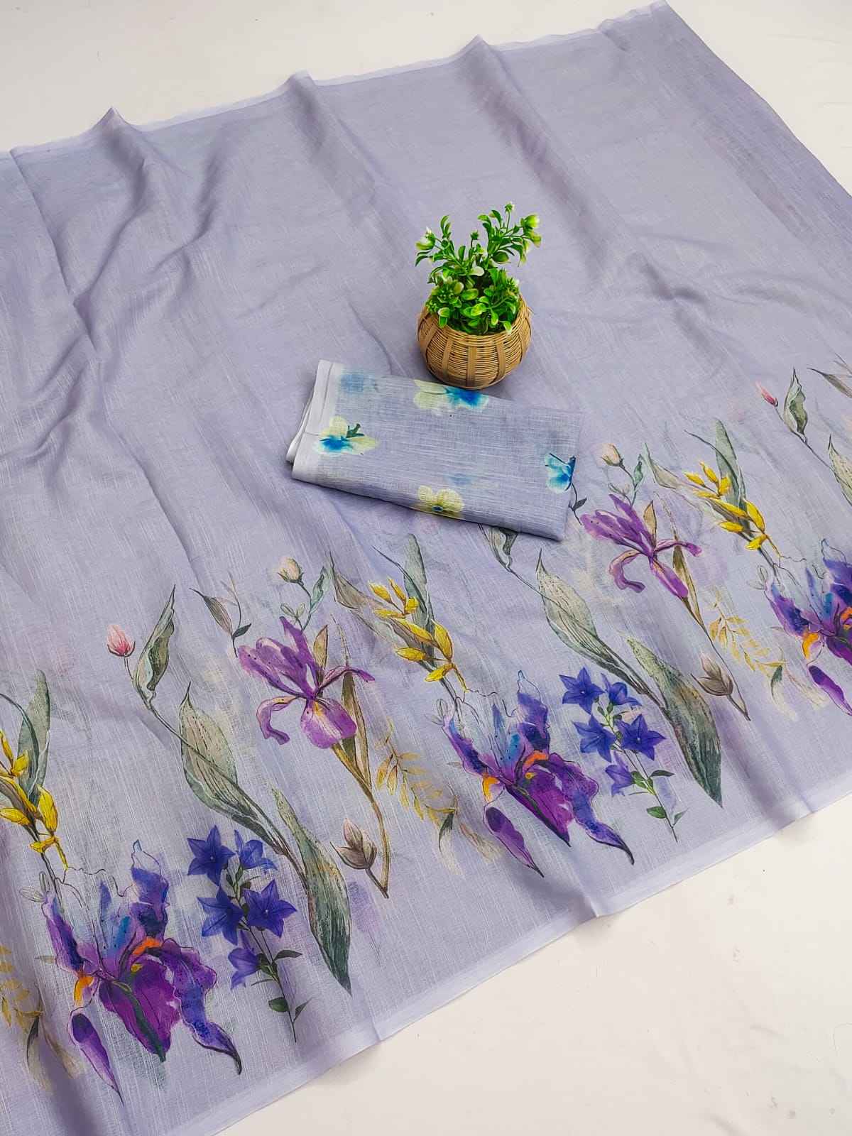 Grace in Bloom- Pure Linen Saree