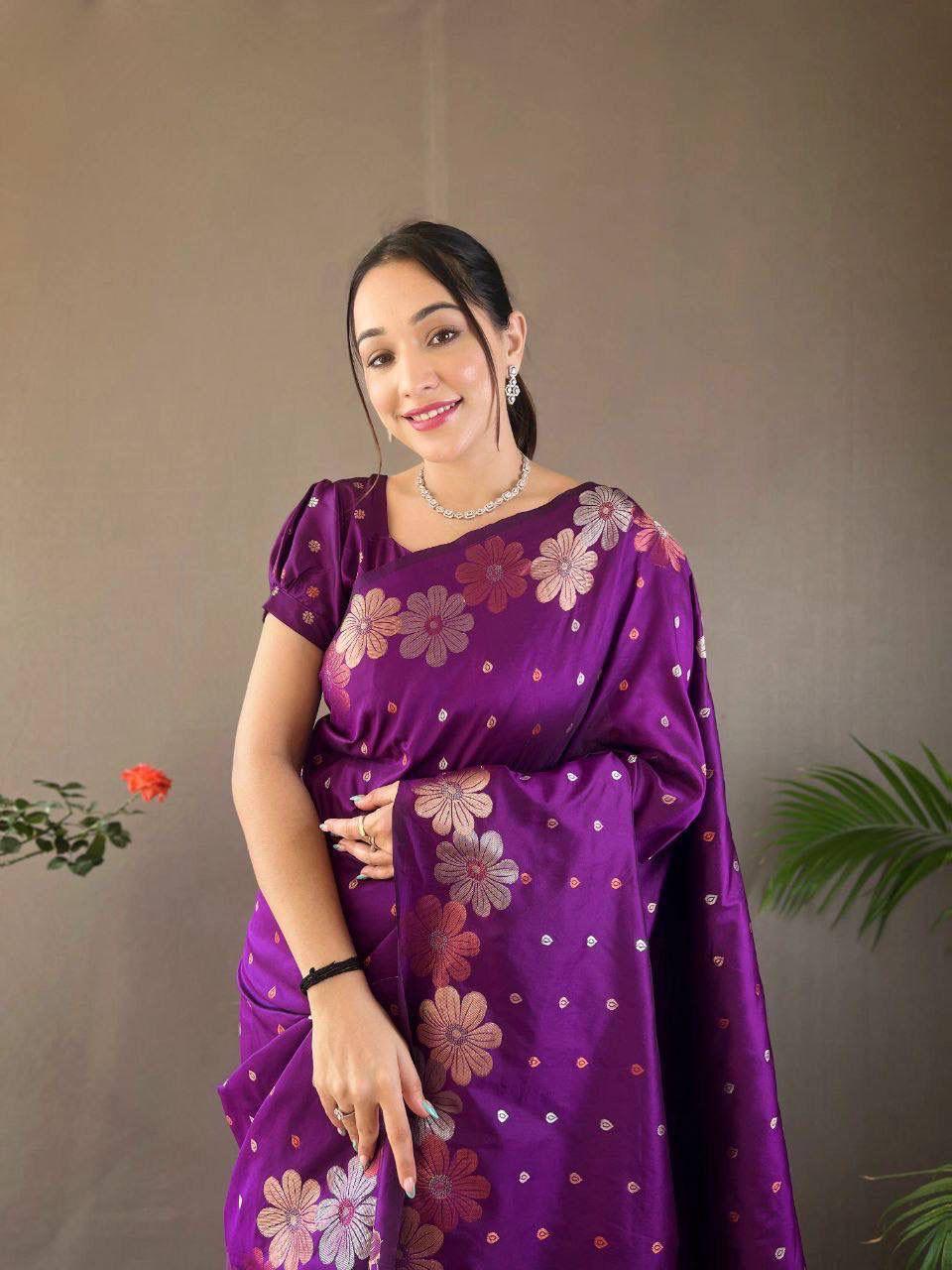 Elegant Floral Lichi Silk Saree with Matching Blouse Piece.