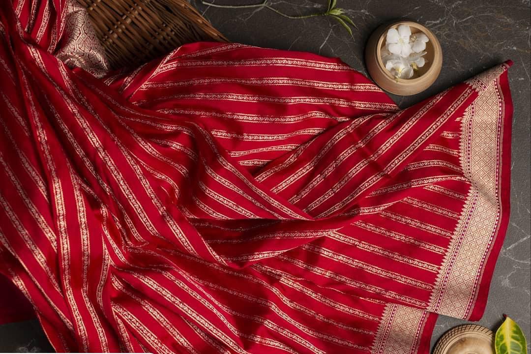 Rich Red Lichi Silk Saree with Jacquard Weaving.