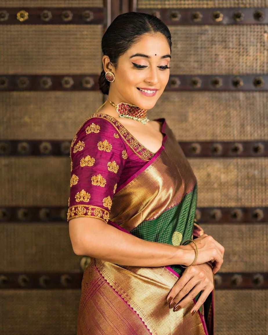 Majestic Green Soft Lichi Silk Saree with Jacquard Weaving