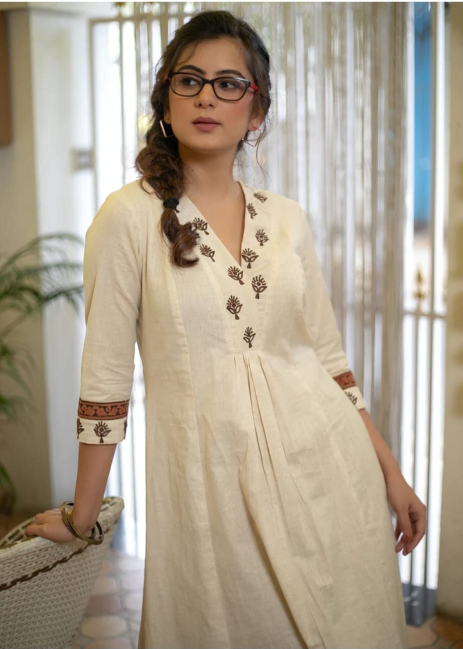 Off-White Cotton Flex Kurti Set with Block Print & Embroidery.