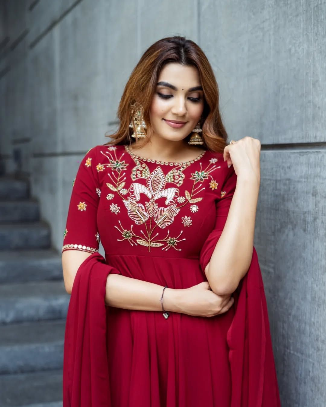 MAROON ROMAN SIMMER SILK EMBROIDERED KURTI SET