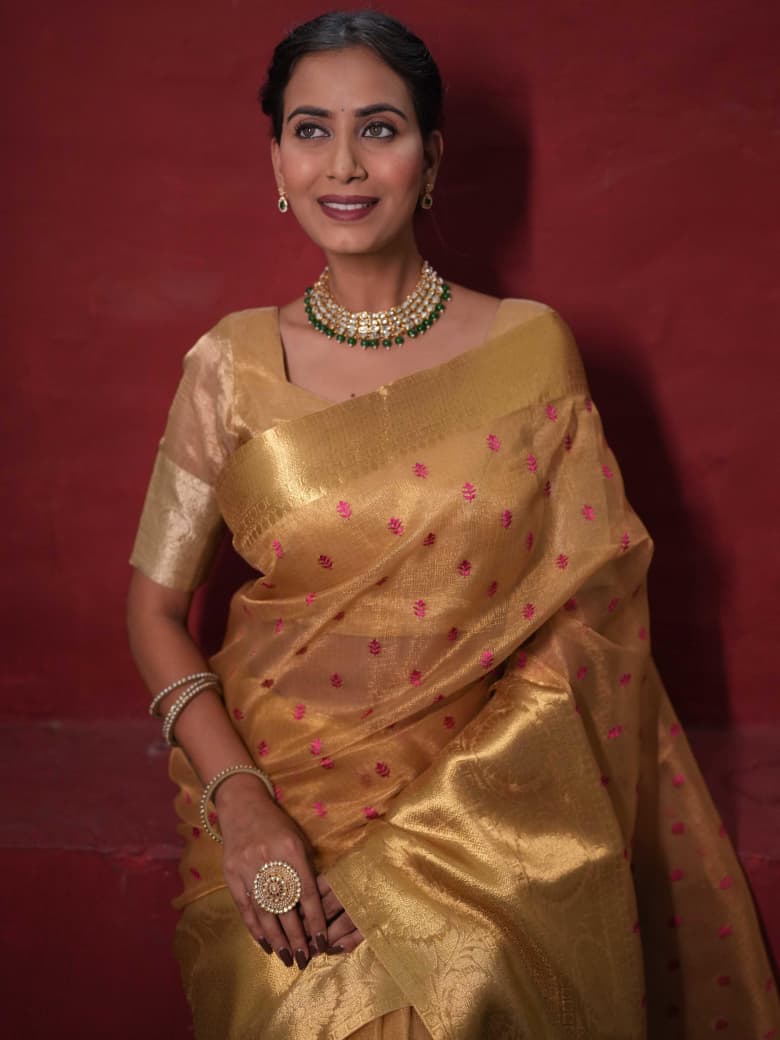 Grand Banarasi Tissue Silk Saree with Gold & Pink Embroidered Work.