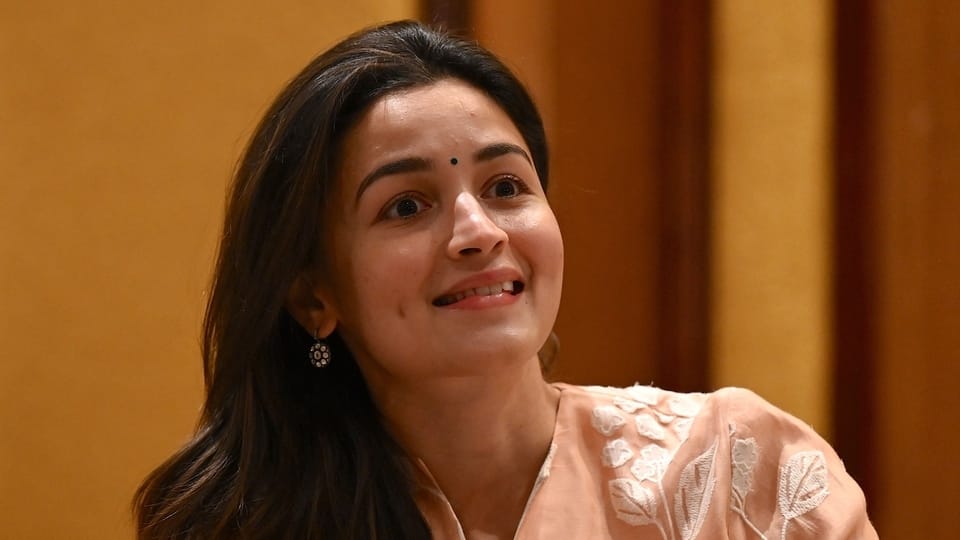 Celebrity-Inspired Peach Mul Chanderi Kurta Set