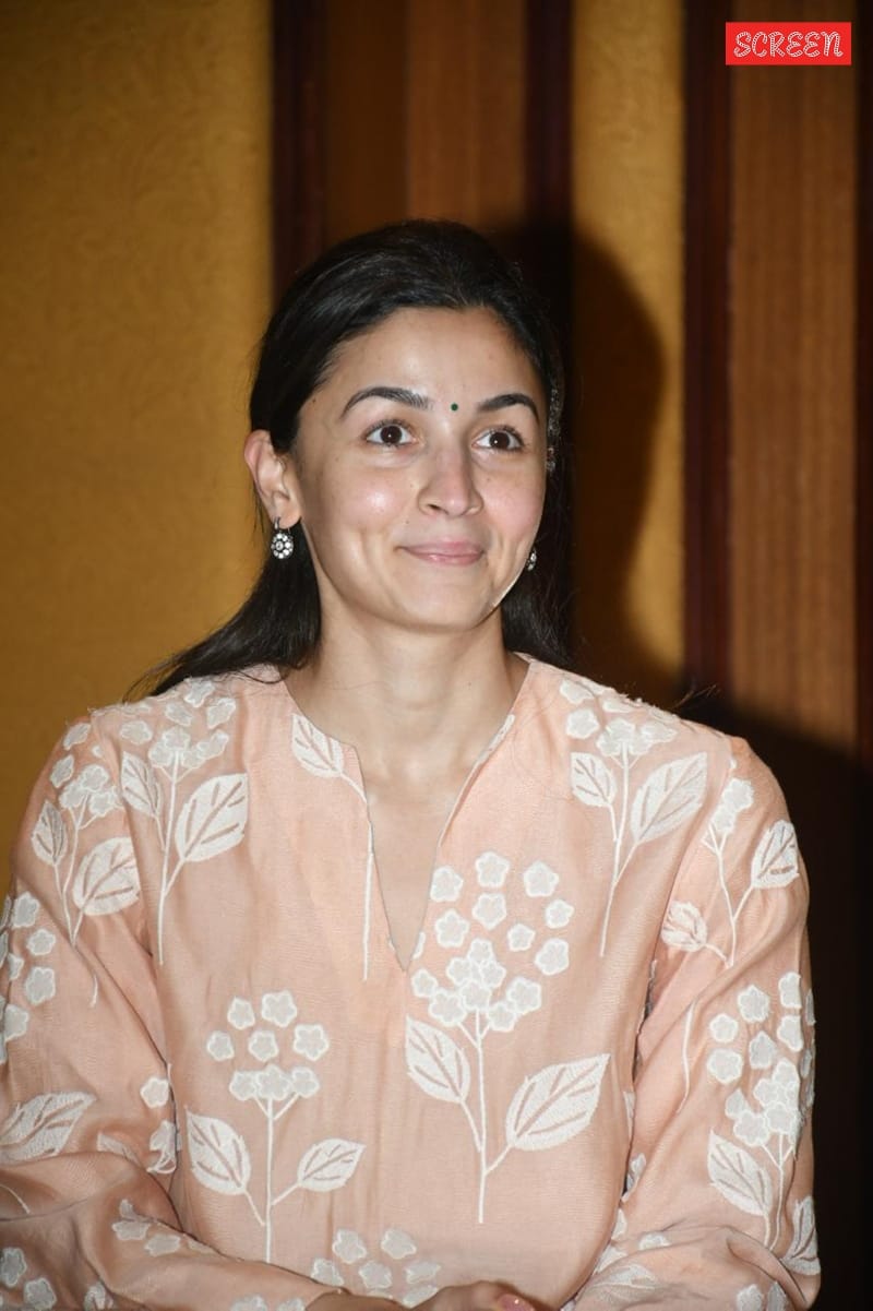Celebrity-Inspired Peach Mul Chanderi Kurta Set