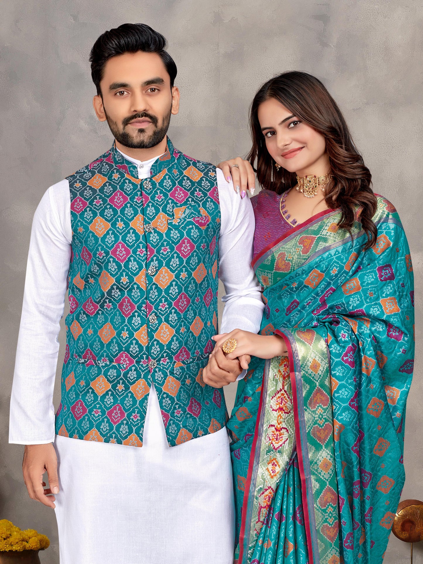 Couple Combo (Men's Kurta+Koti & Women Saree) Collections.