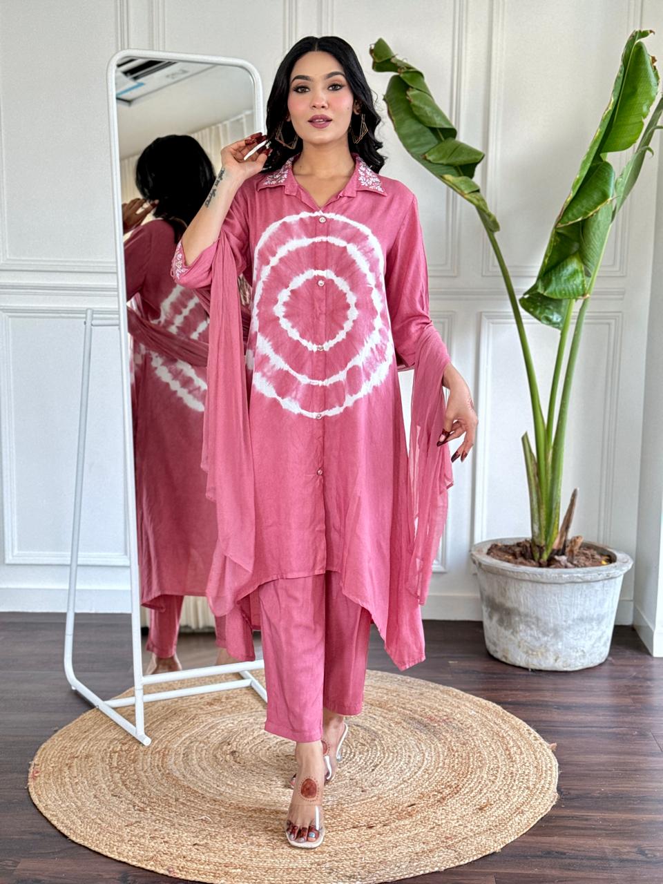 Tie-Dye Elegance: Where Tradition Meets Trend