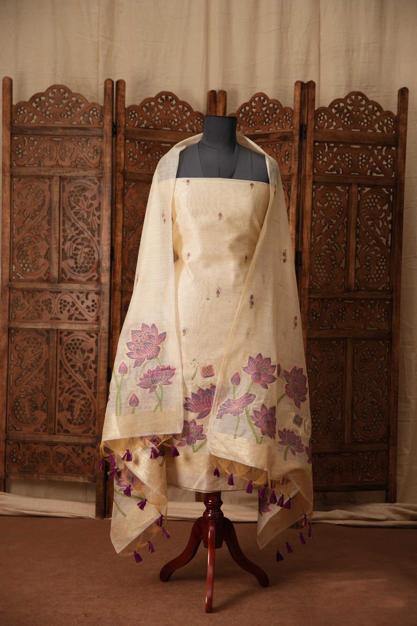 Jamdani Mul Cotton Silk 3 Piece Unstitched Suit – Beige & Yellow