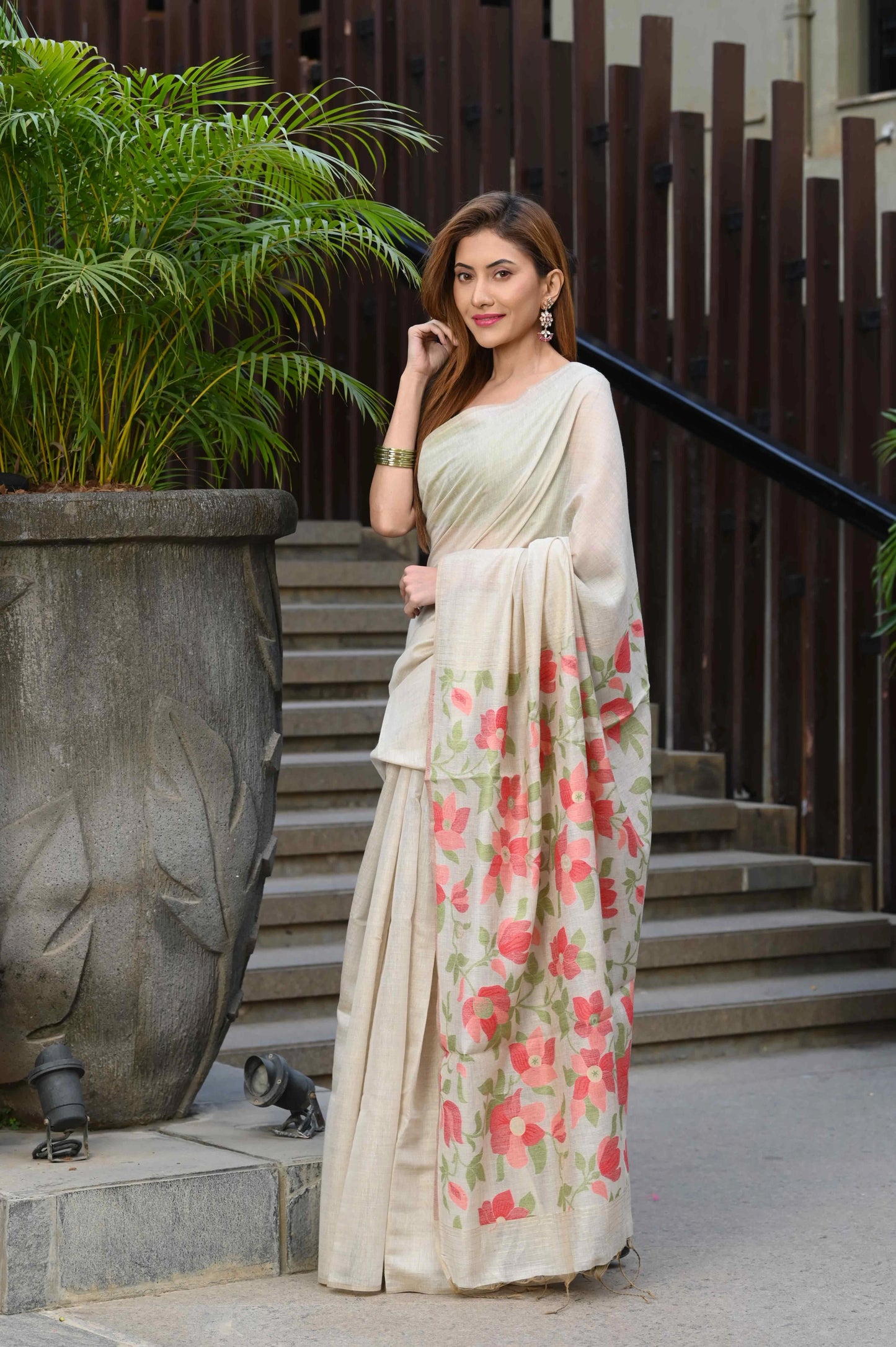 Beige Mul Muga Cotton with jamnadhi Sunflower Sarees