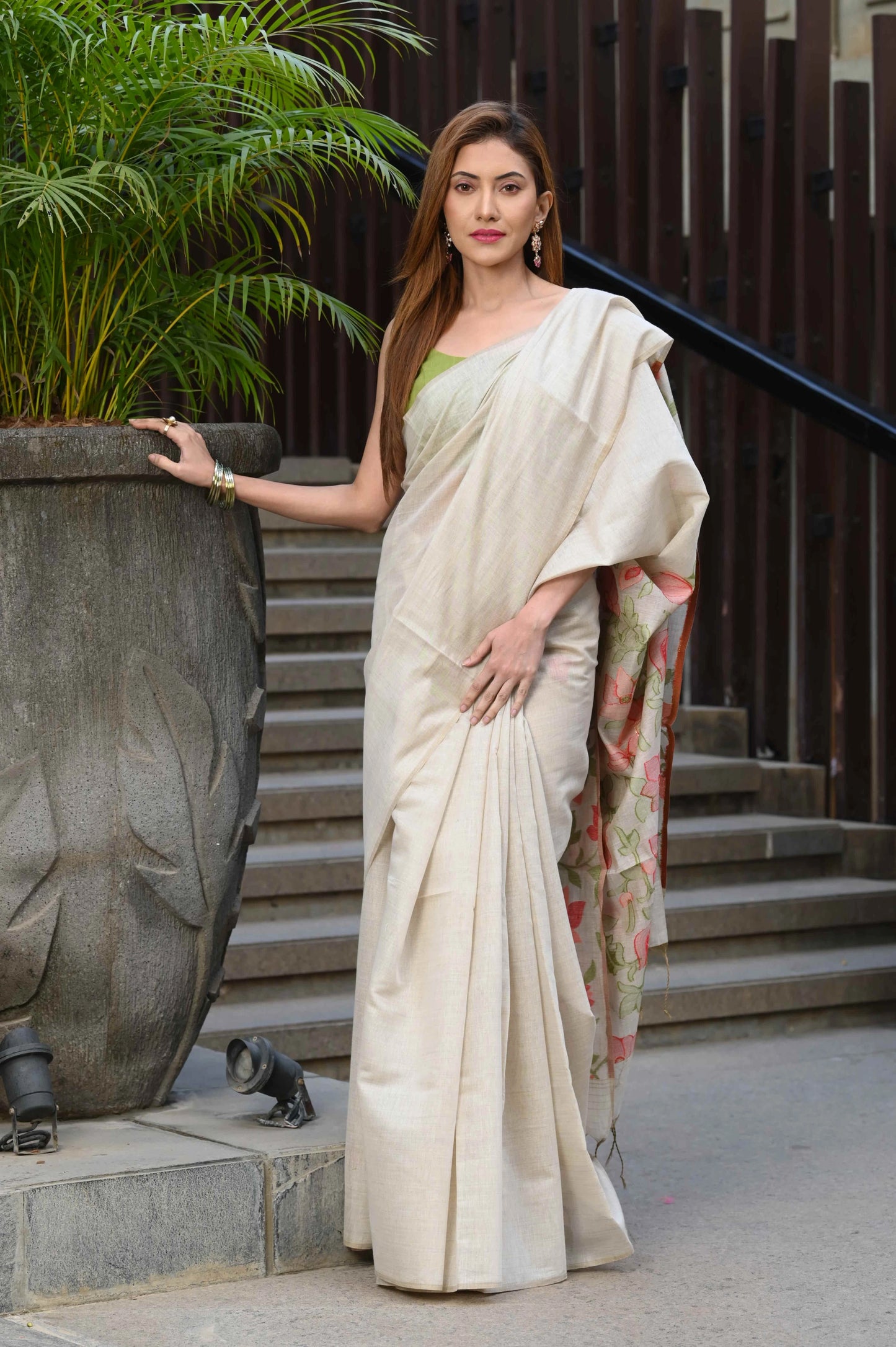 Beige Mul Muga Cotton with jamnadhi Sunflower Sarees