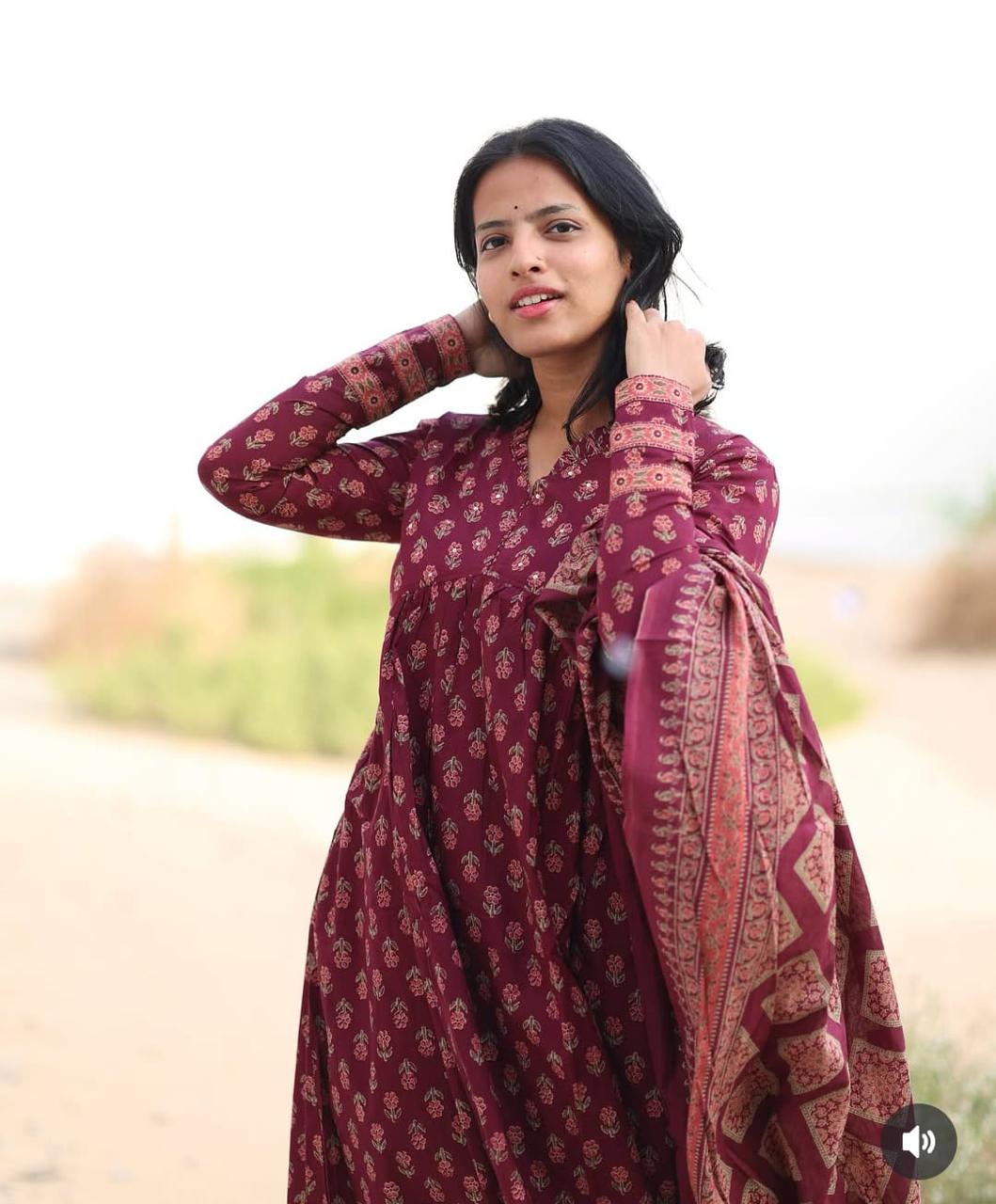 FESTIVAL SPECIAL COTTAN KURTI WITH PANTS AND DUPATTA.