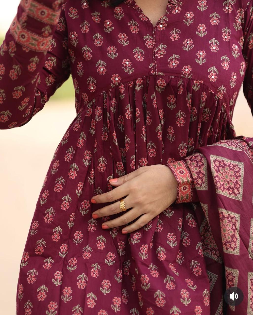 FESTIVAL SPECIAL COTTAN KURTI WITH PANTS AND DUPATTA.