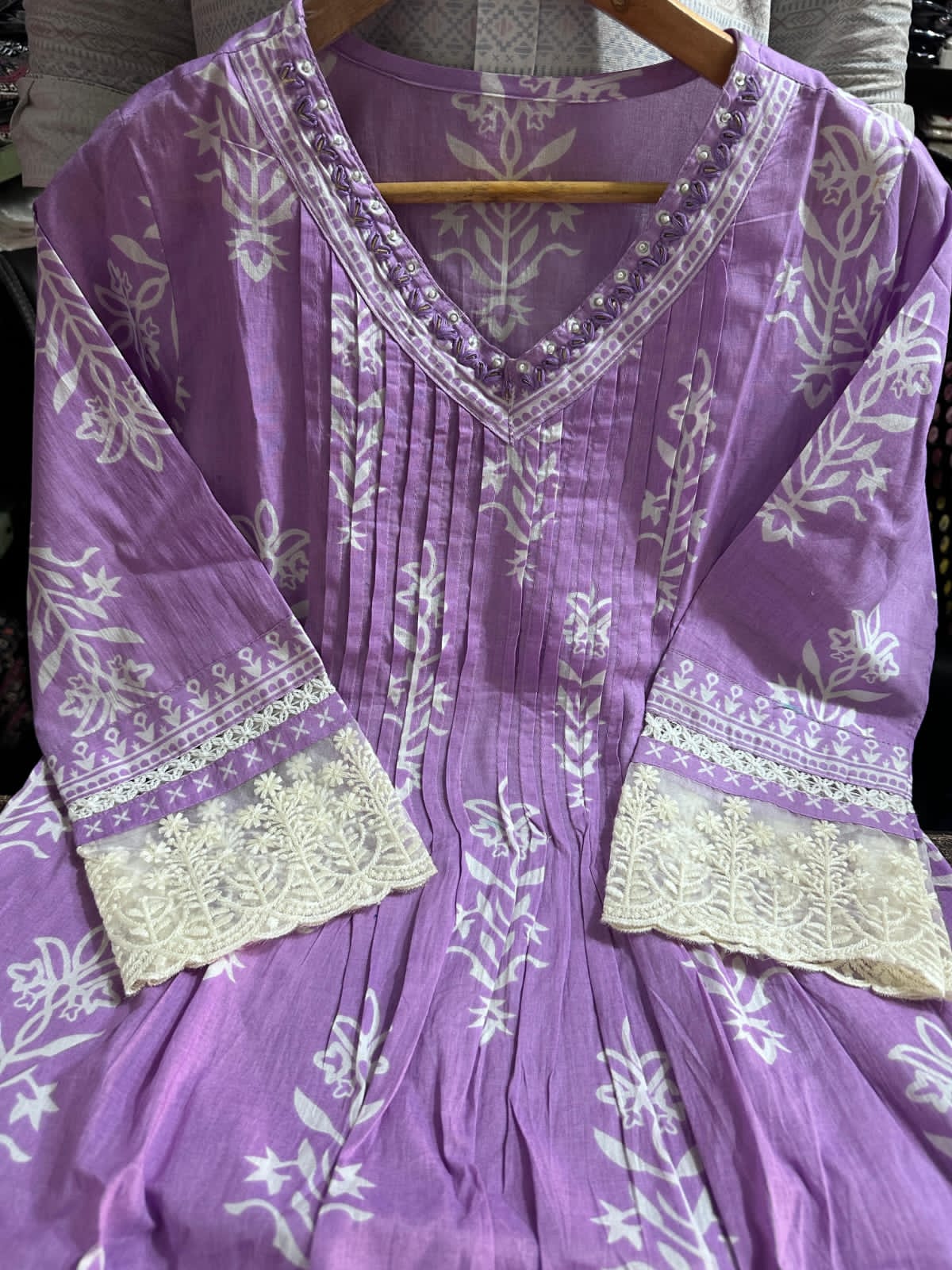 PRINTED COTTON V NECK SUIT WITH COTTON - DUPATTA.