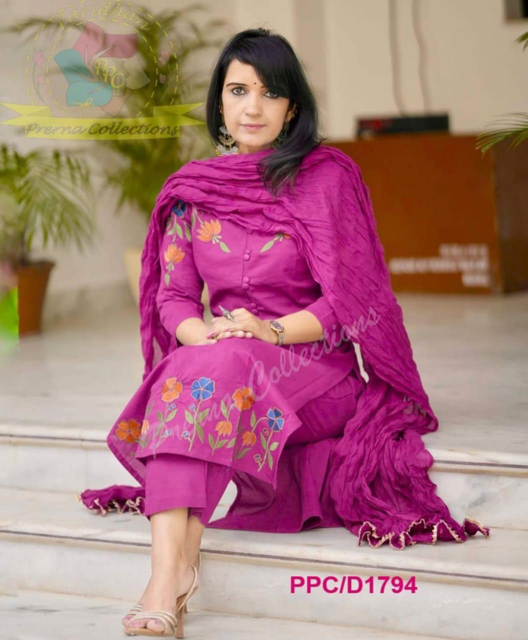 BLOOMING ELEGANCE – EMBROIDERED KURTI SET
