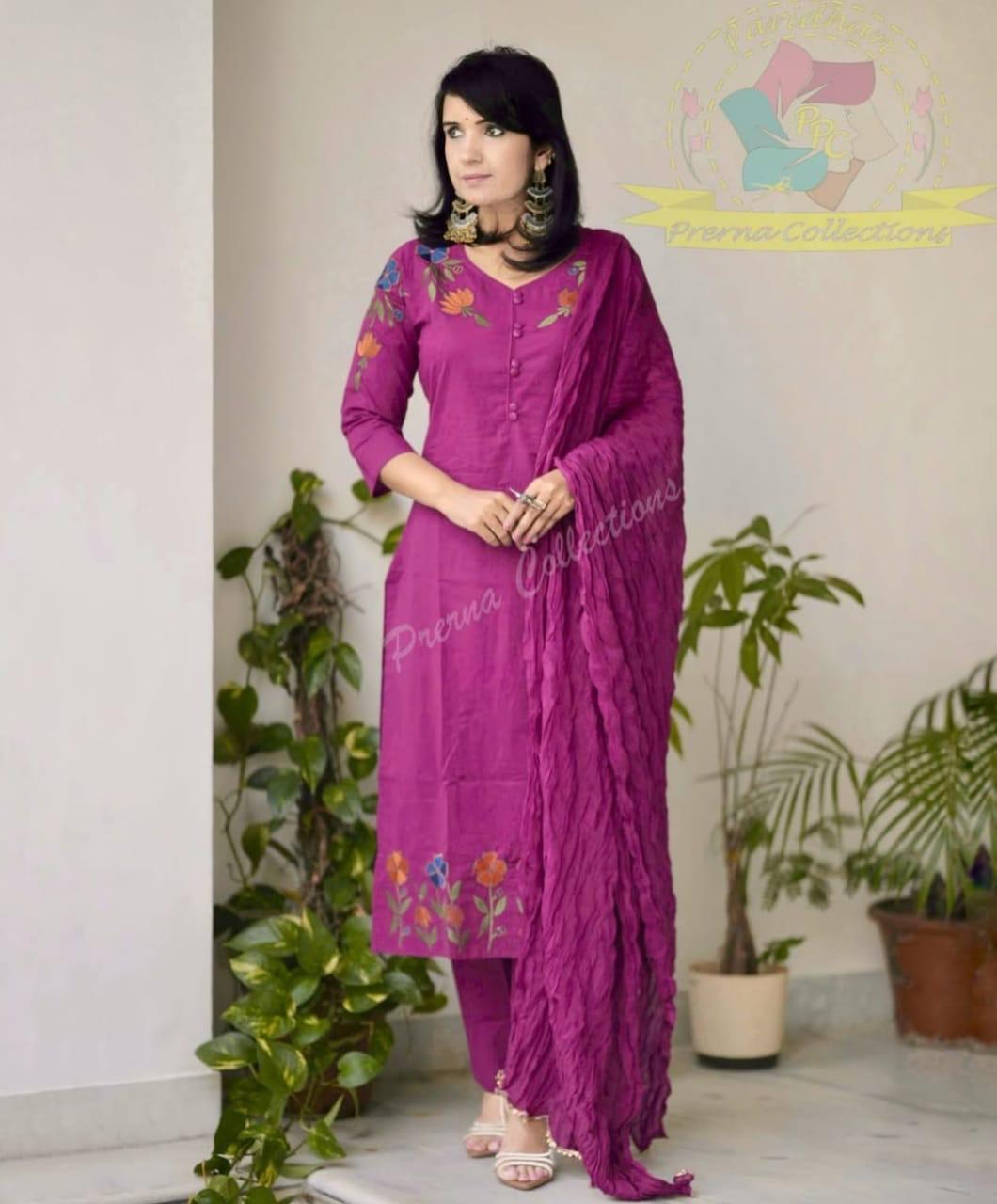 BLOOMING ELEGANCE – EMBROIDERED KURTI SET