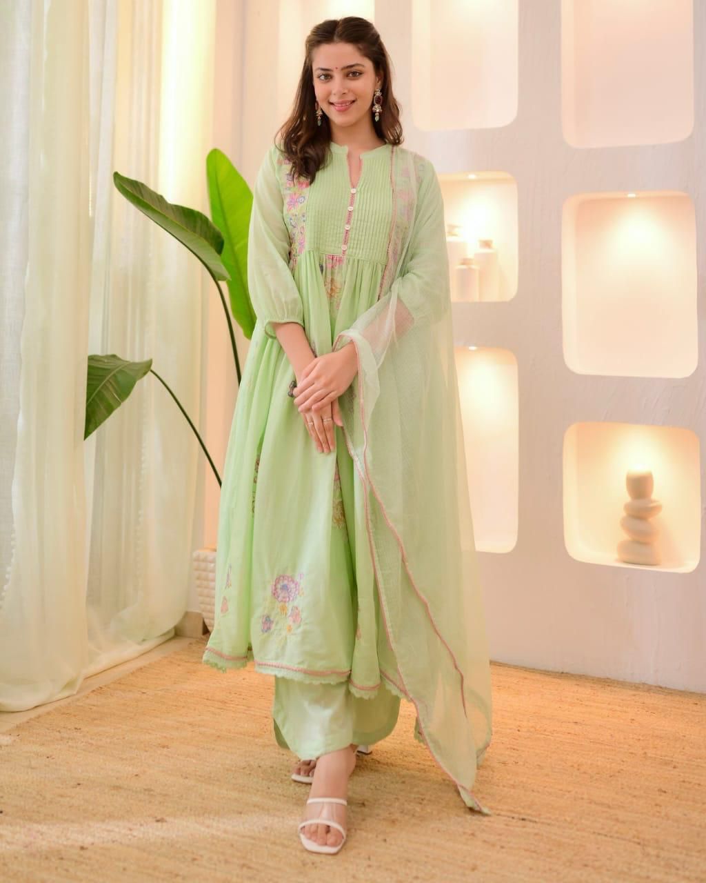 Pastel Bloom – Elegant Floral Kurti Set for Effortless Grace