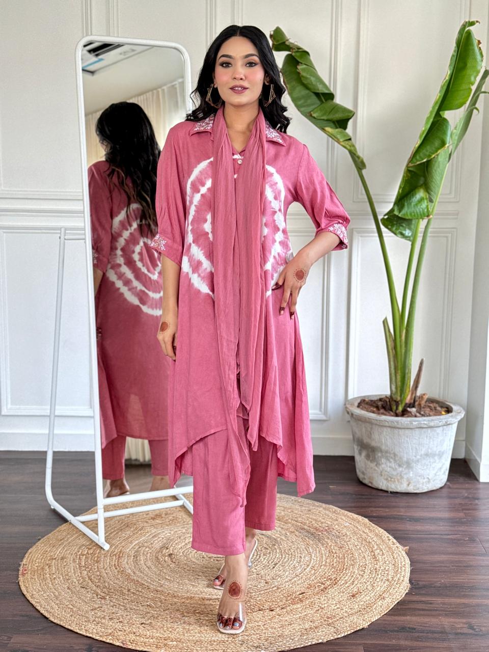 Tie-Dye Elegance: Where Tradition Meets Trend