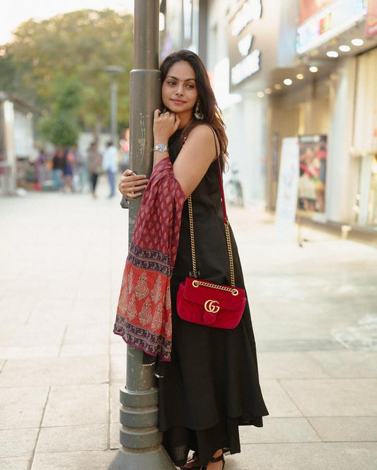 Graceful Black A-Line Kurti Set with Ethnic Dupatta