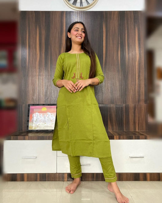Green Straight-Cut Cotton Kurti & Pant Set.