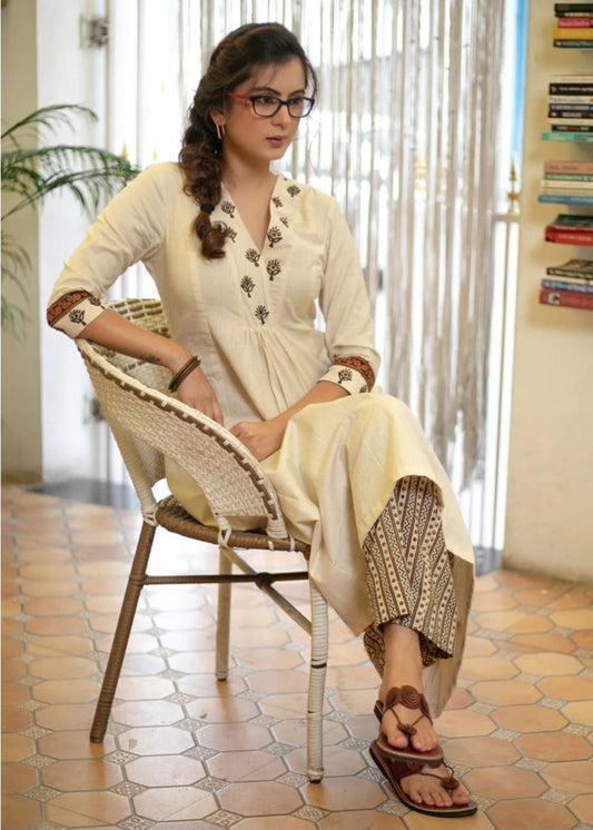 Off-White Cotton Flex Kurti Set with Block Print & Embroidery.
