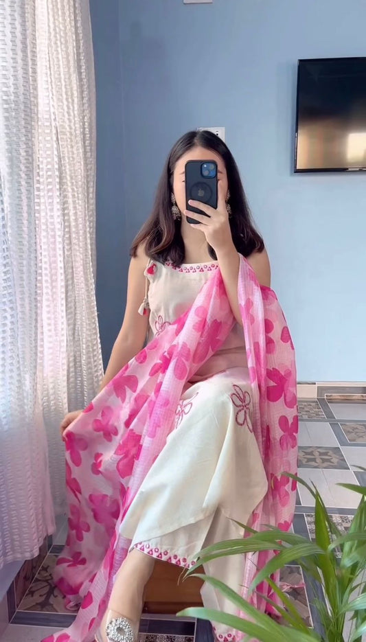 Blooming Grace Kurti Set.