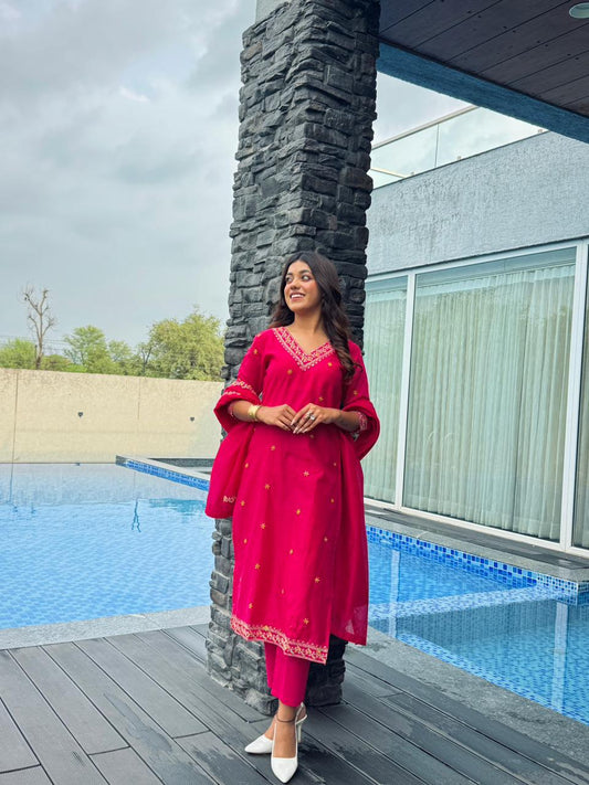 Elegant Hot Pink Chanderi Kurta Set.