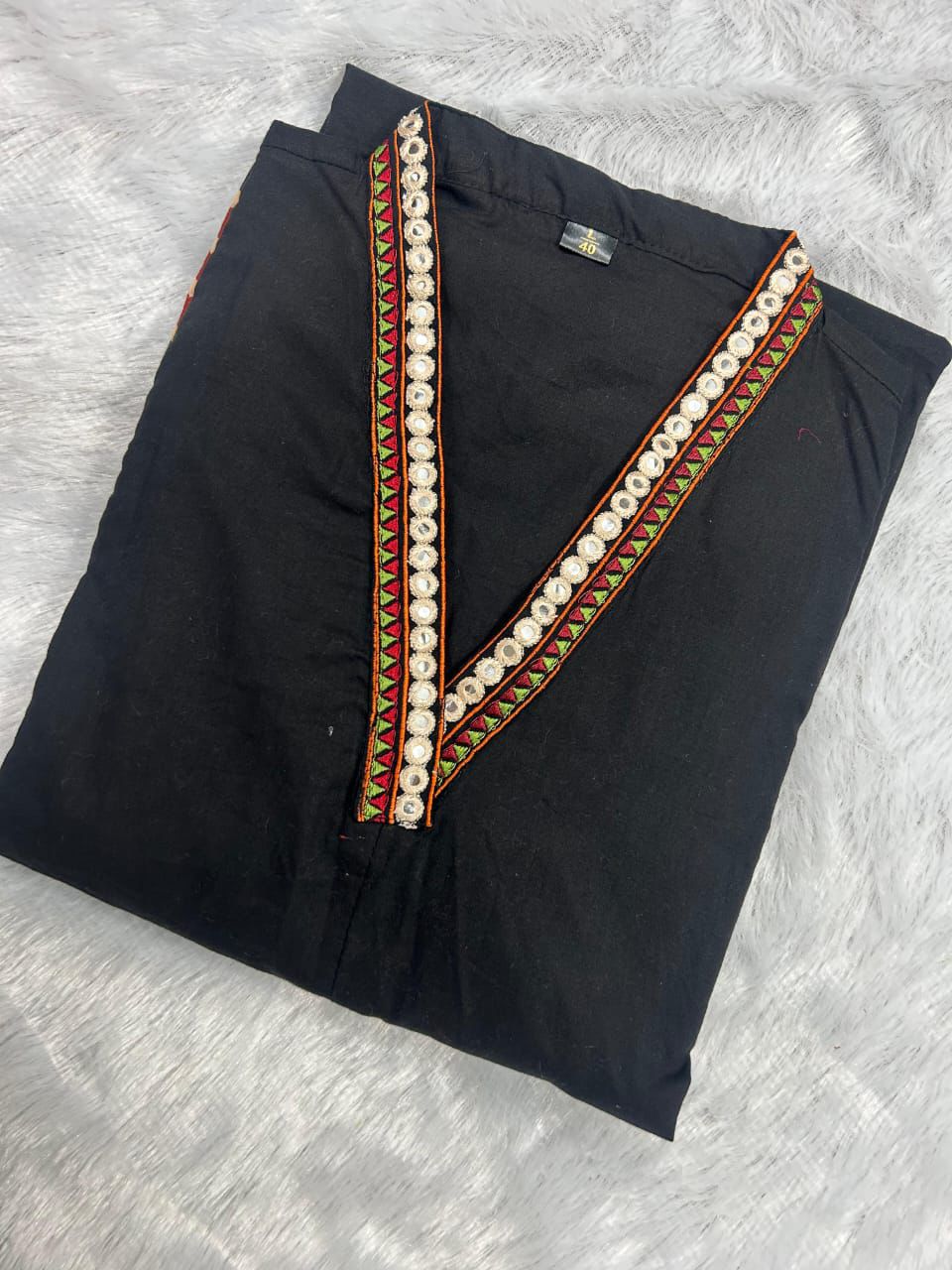 PREMIUM PURE COTTON HEAVY EMBROIDERED SUIT SET.